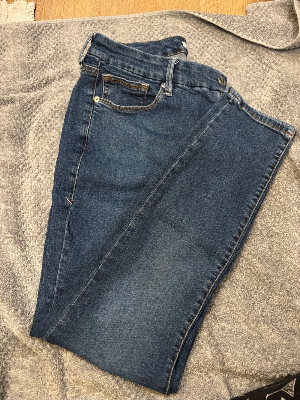 Good American Indigo Straight-Leg Jeans